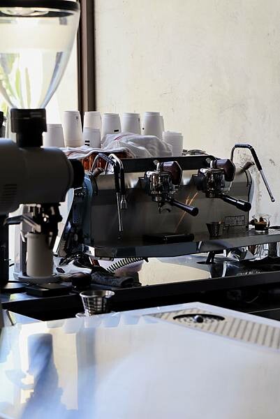 [ 新北美食 ] 德正咖啡-汐止新開幕工業風咖啡廳 冰心巴斯