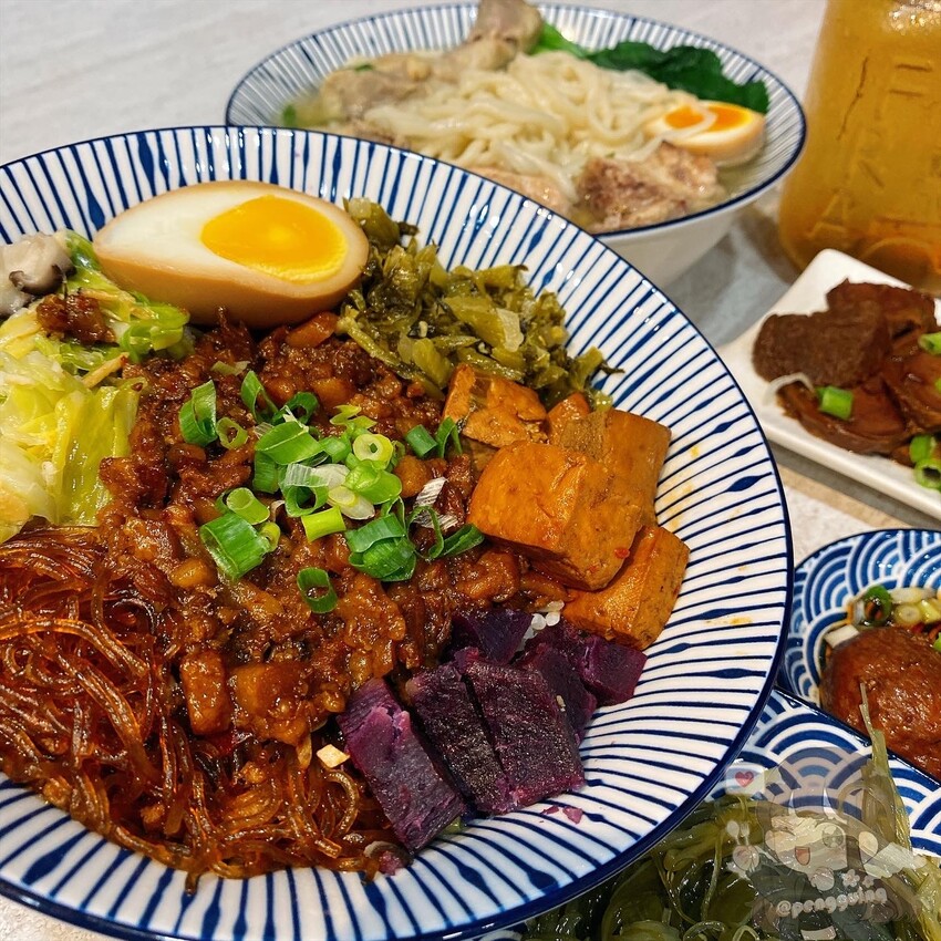 桃園平鎮早午餐推薦—晏朝食，超厚實餡料滿滿的起司豬排三明治和手打肉排漢堡吃過的人都讚不絕口