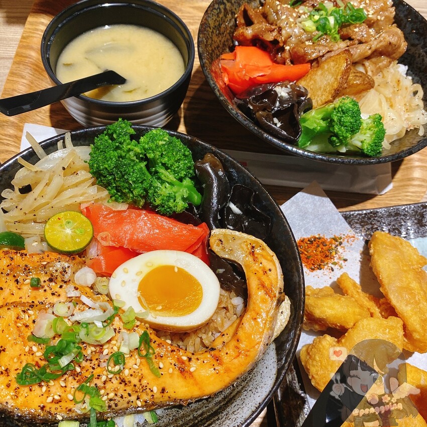 桃園平鎮早午餐推薦—晏朝食，超厚實餡料滿滿的起司豬排三明治和手打肉排漢堡吃過的人都讚不絕口