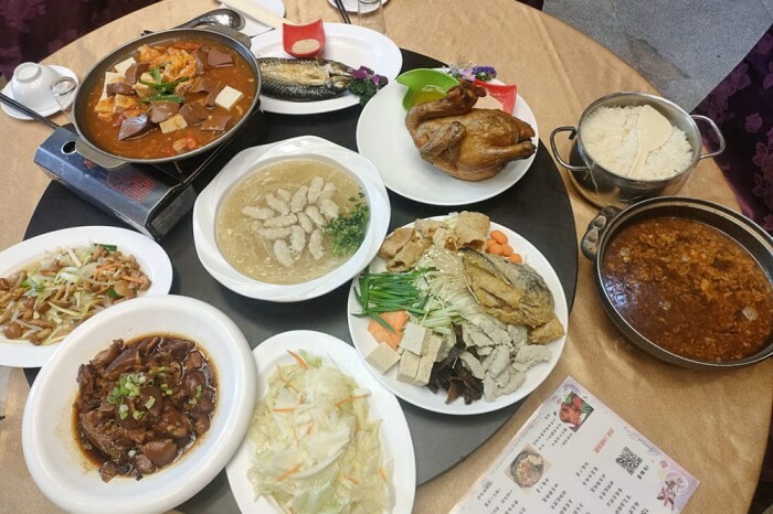 嘉義午茶【嘉義人綠豆沙 雲朵鬆餅】黃澄澄吸睛的芒果舒芙蕾鬆餅.招牌必點雙色綠豆紅豆沙│嘉義甜點│東區美食