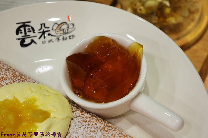 嘉義午茶【嘉義人綠豆沙 雲朵鬆餅】黃澄澄吸睛的芒果舒芙蕾鬆餅.招牌必點雙色綠豆紅豆沙│嘉義甜點│東區美食