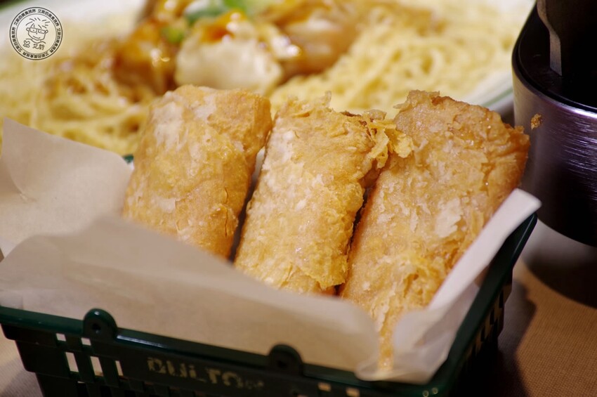 台北市南港區【 南港茶餐廳 】沒想到在台灣就能吃到香港老師傅的味道,1個人也可以吃到好吃的香港打邊爐,旺角牛肉香菜