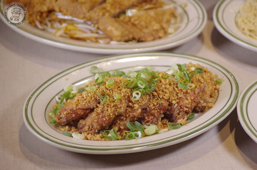 台北市南港區【 南港茶餐廳 】沒想到在台灣就能吃到香港老師傅的味道,1個人也可以吃到好吃的香港打邊爐,旺角牛肉香菜