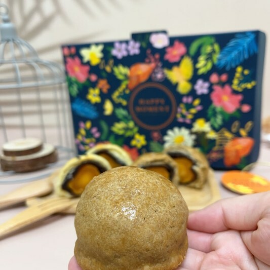 桃園在地隱藏版中秋蛋黃酥禮盒推薦—齊食,獨家不油不膩的好滋味,全家大小都愛吃