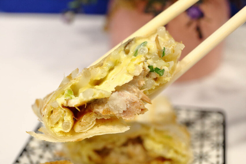 宜蘭美食早午餐這個超狂！碳個究竟早午晚餐浮誇系蛋餅多達34種