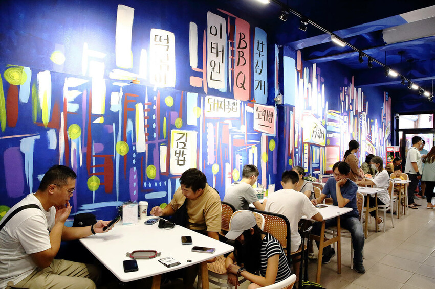 宜蘭美食早午餐這個超狂！碳個究竟早午晚餐浮誇系蛋餅多達34種