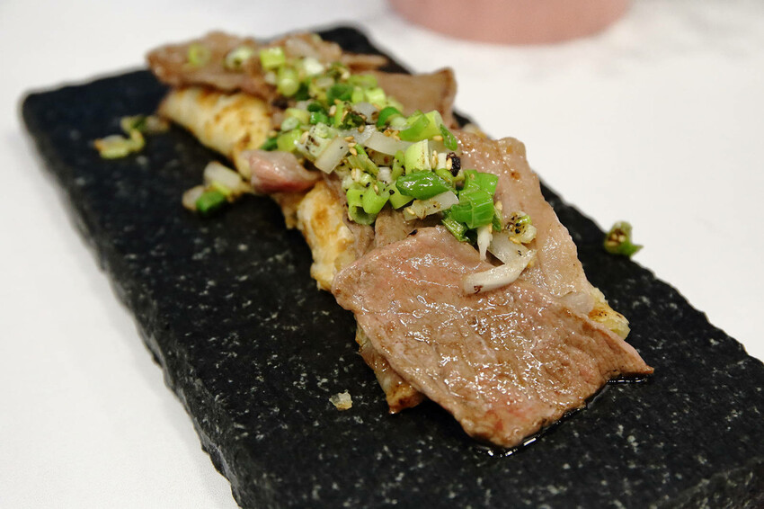 宜蘭美食早午餐這個超狂！碳個究竟早午晚餐浮誇系蛋餅多達34種