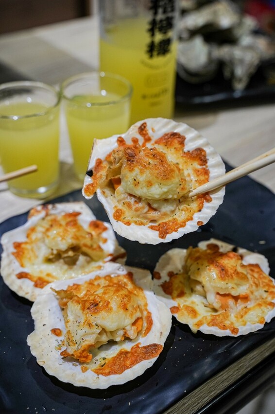 屏東美食｜海鮮燒烤種類多樣價格合理/雞湯免費喝/生啤酒暢飲/