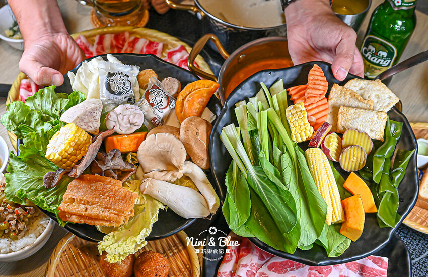 鍋泰山，台中大里美食推薦，泰式火鍋328元起野菜吃到飽、自助吧超豐盛 @Nini and Blue  玩樂食記