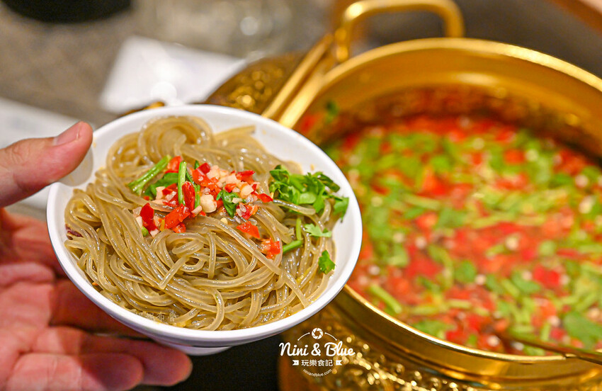 鍋泰山，台中大里美食推薦，泰式火鍋328元起野菜吃到飽、自助吧超豐盛 @Nini and Blue  玩樂食記