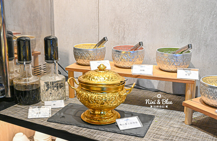 鍋泰山，台中大里美食推薦，泰式火鍋328元起野菜吃到飽、自助吧超豐盛 @Nini and Blue  玩樂食記