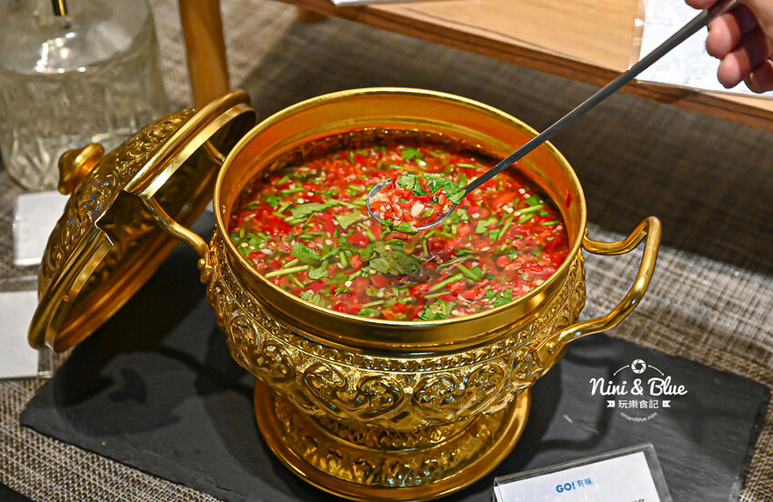 鍋泰山，台中大里美食推薦，泰式火鍋328元起野菜吃到飽、自助吧超豐盛 @Nini and Blue  玩樂食記