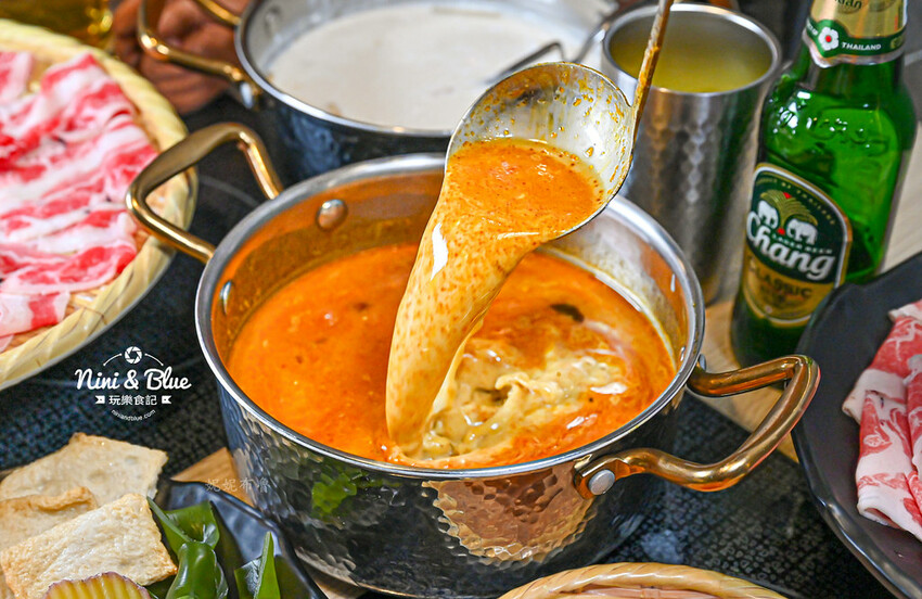 鍋泰山，台中大里美食推薦，泰式火鍋328元起野菜吃到飽、自助吧超豐盛 @Nini and Blue  玩樂食記