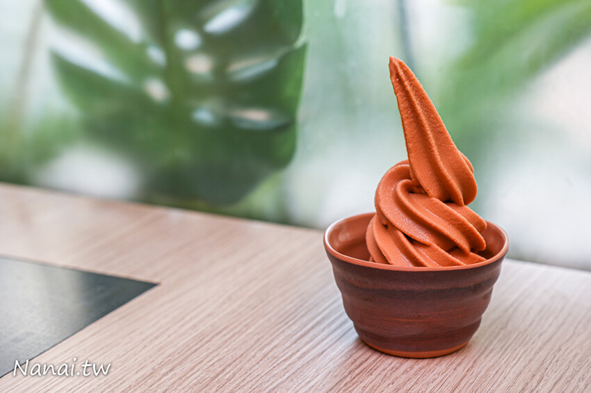 鍋泰山南洋鍋物台中大里店,超過30種蔬菜自助吧任你吃,冰淇淋、白飯、飲料通通有