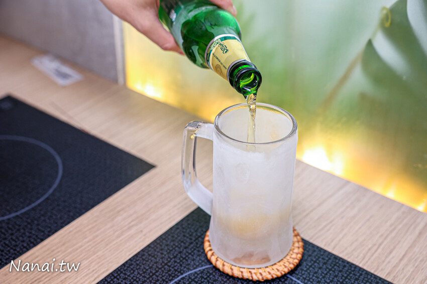 鍋泰山南洋鍋物台中大里店,超過30種蔬菜自助吧任你吃,冰淇淋、白飯、飲料通通有