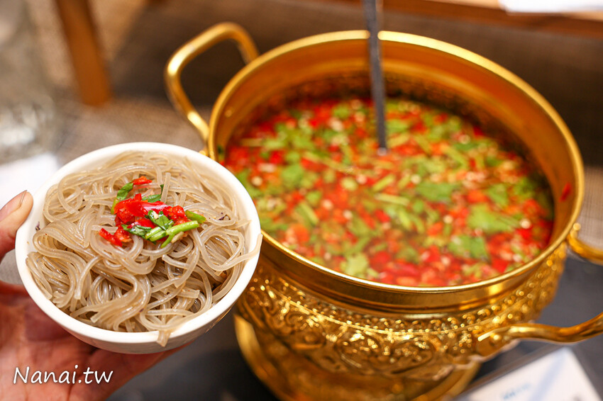 鍋泰山南洋鍋物台中大里店,超過30種蔬菜自助吧任你吃,冰淇淋、白飯、飲料通通有