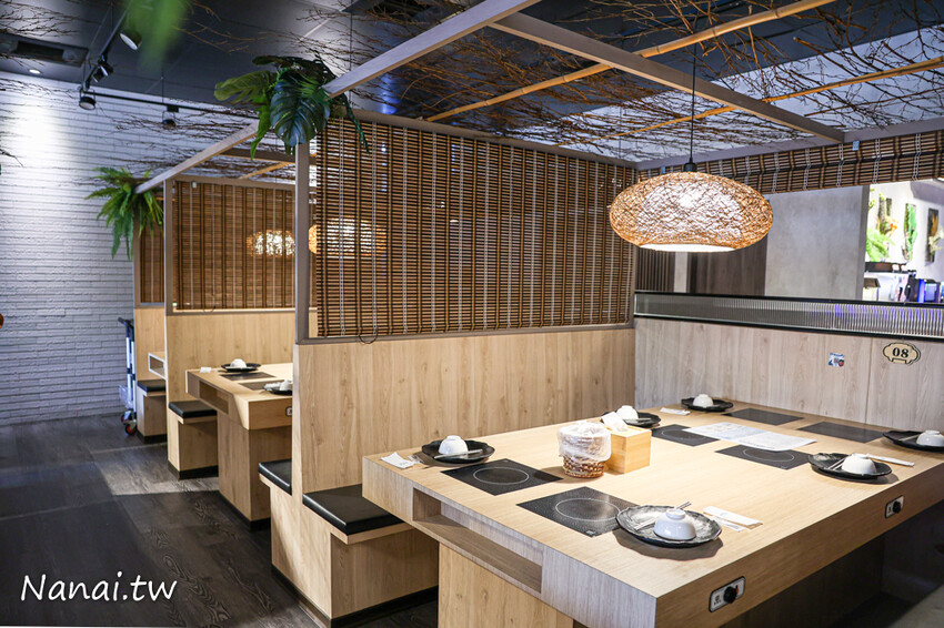 鍋泰山南洋鍋物台中大里店,超過30種蔬菜自助吧任你吃,冰淇淋、白飯、飲料通通有