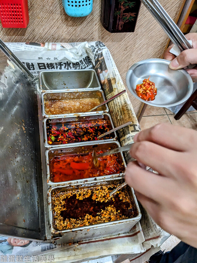 【新竹食記】阿德牛肉麵 - 比臉盆還大碗的巨型牛肉麵,牛肉超 【新竹食記】阿德牛肉麵 - 比臉盆還大碗的巨型牛肉麵,牛肉超