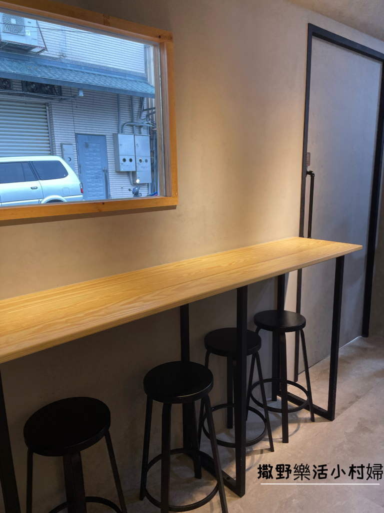 宜蘭早午餐【碳吉商行】日式碳烤吐司|鴨賞蛋餅|炙燒牛肉堡，好