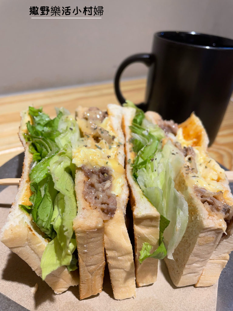 宜蘭早午餐【碳吉商行】日式碳烤吐司|鴨賞蛋餅|炙燒牛肉堡，好