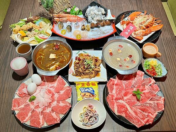 ＋（林口火鍋）採色鍋～活龍蝦海陸超澎派、入味滷牛肚超彈、九尾