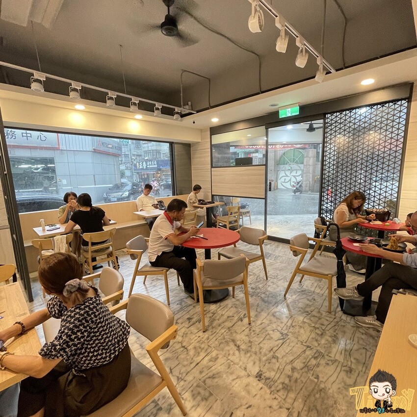 八方雲集新品牌比葷食還好吃的素食煎餃!其他全素麵食及湯品打破你對素食料理的刻板印象!