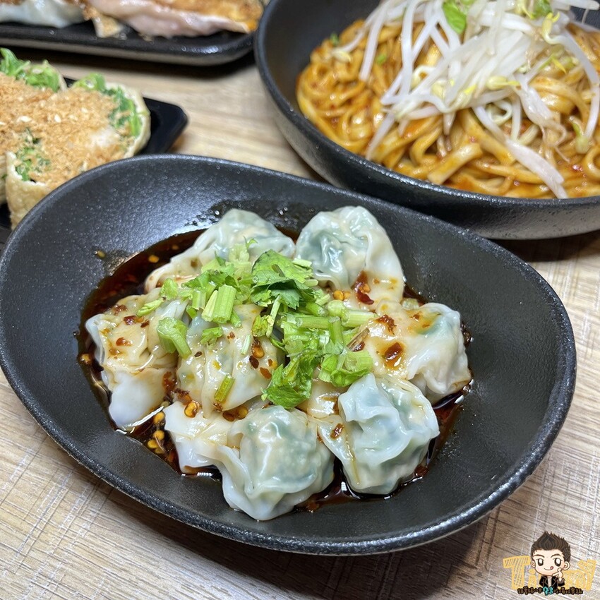八方雲集新品牌比葷食還好吃的素食煎餃!其他全素麵食及湯品打破你對素食料理的刻板印象!