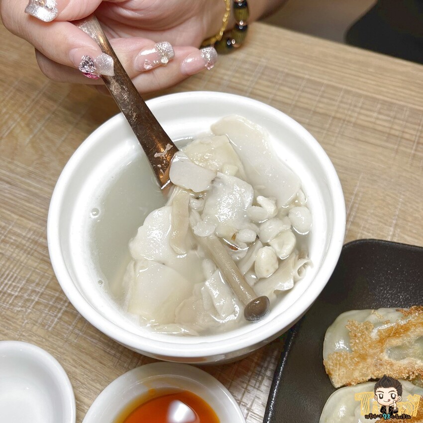 八方雲集新品牌比葷食還好吃的素食煎餃!其他全素麵食及湯品打破你對素食料理的刻板印象!