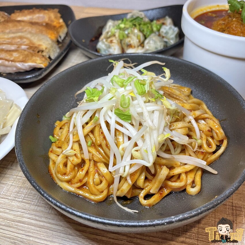 八方雲集新品牌比葷食還好吃的素食煎餃!其他全素麵食及湯品打破你對素食料理的刻板印象!