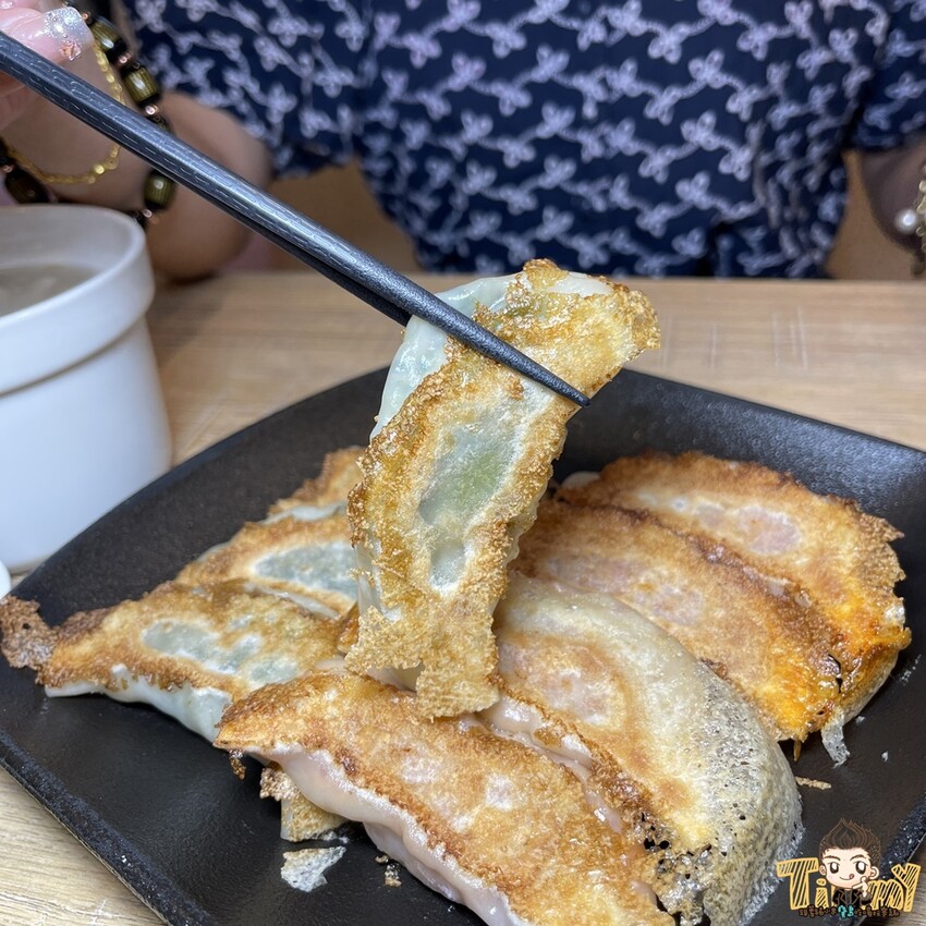 八方雲集新品牌比葷食還好吃的素食煎餃!其他全素麵食及湯品打破你對素食料理的刻板印象!