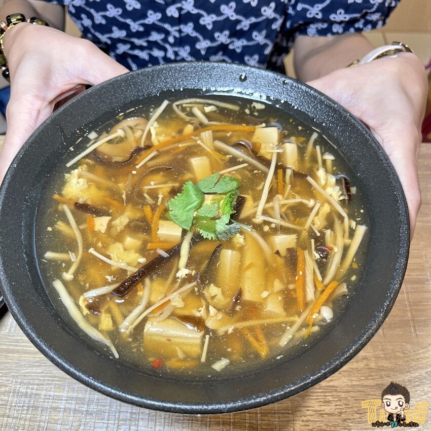 八方雲集新品牌比葷食還好吃的素食煎餃!其他全素麵食及湯品打破你對素食料理的刻板印象!