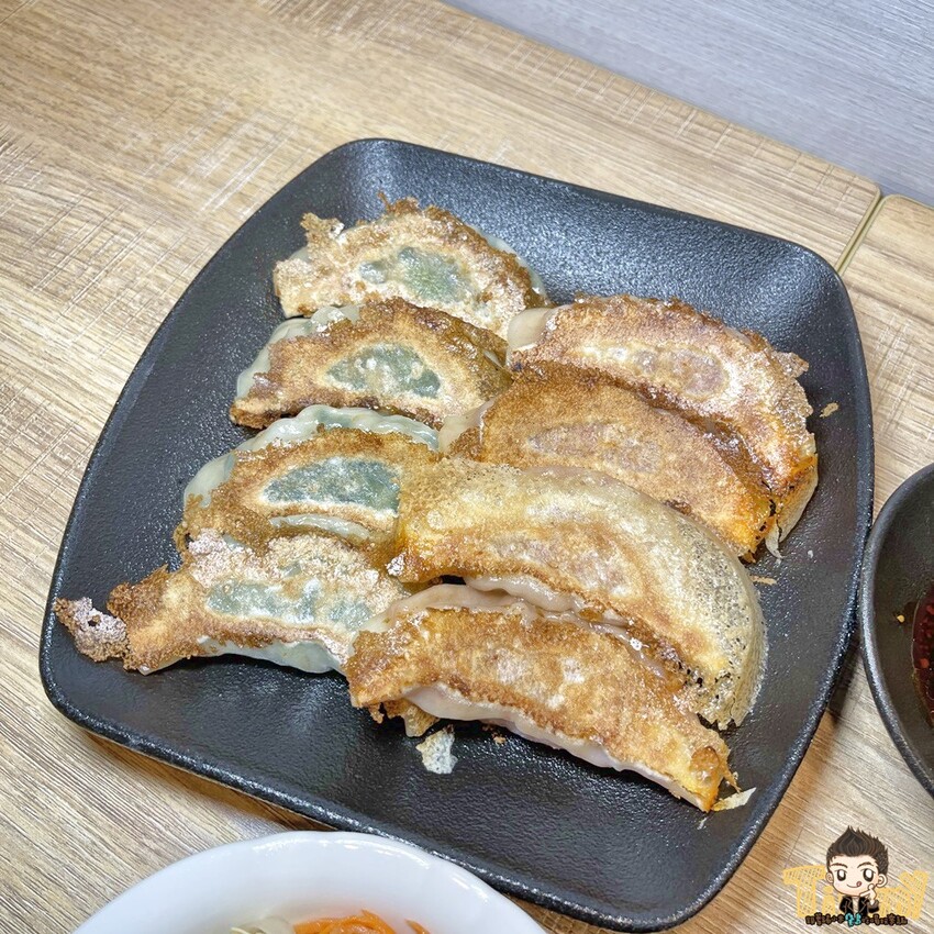 八方雲集新品牌比葷食還好吃的素食煎餃!其他全素麵食及湯品打破你對素食料理的刻板印象!