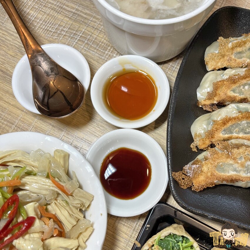 八方雲集新品牌比葷食還好吃的素食煎餃!其他全素麵食及湯品打破你對素食料理的刻板印象!