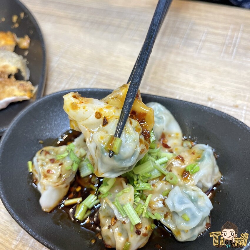 八方雲集新品牌比葷食還好吃的素食煎餃!其他全素麵食及湯品打破你對素食料理的刻板印象!