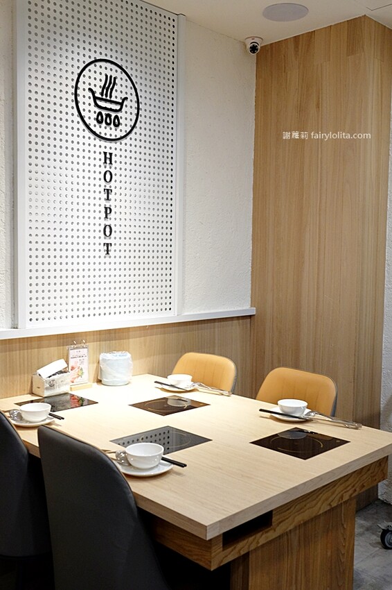 298元吃飽飽，新開幕期間肉盤、巨無霸天使紅蝦免費送，還有多種飲料喝免驚！