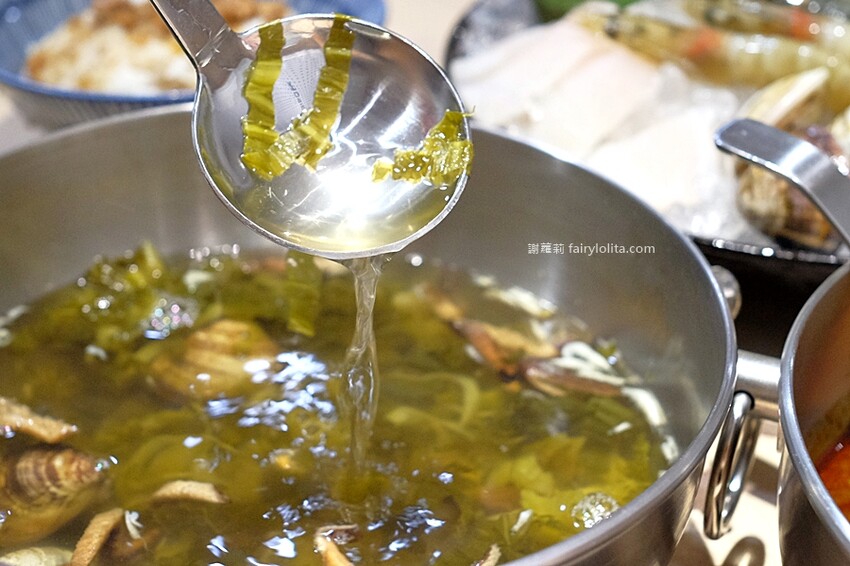 298元吃飽飽，新開幕期間肉盤、巨無霸天使紅蝦免費送，還有多種飲料喝免驚！