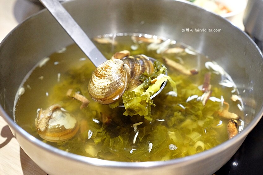 298元吃飽飽，新開幕期間肉盤、巨無霸天使紅蝦免費送，還有多種飲料喝免驚！