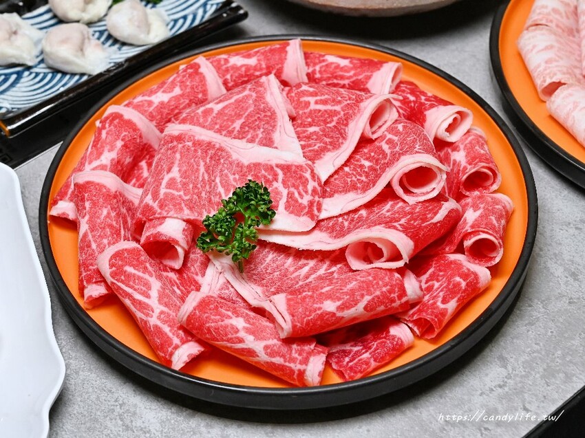 台中市南屯區韋爐復刻食鍋｜台中首間黑蜆蛤蠣休肝鍋，一人也能獨享鴛鴦鍋
