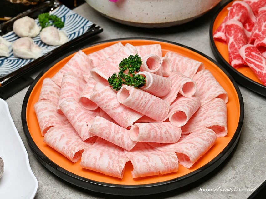 台中市南屯區韋爐復刻食鍋｜台中首間黑蜆蛤蠣休肝鍋，一人也能獨享鴛鴦鍋