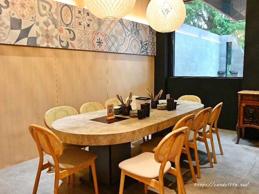 韋爐復刻食鍋|台中厲害火鍋強勢回歸,地點超隱密竟然開在這!超大阿嬤古早味炒鍋當鍋子,建議不要一個人來,開幕期間再加贈肉量!