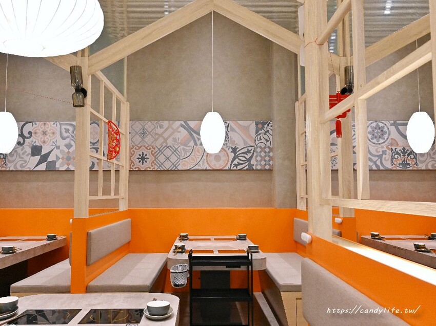 台中市南屯區韋爐復刻食鍋｜台中首間黑蜆蛤蠣休肝鍋，一人也能獨享鴛鴦鍋