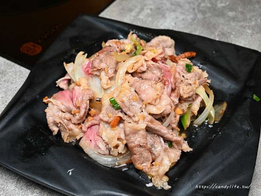 韋爐復刻食鍋|台中厲害火鍋強勢回歸,地點超隱密竟然開在這!超大阿嬤古早味炒鍋當鍋子,建議不要一個人來,開幕期間再加贈肉量!