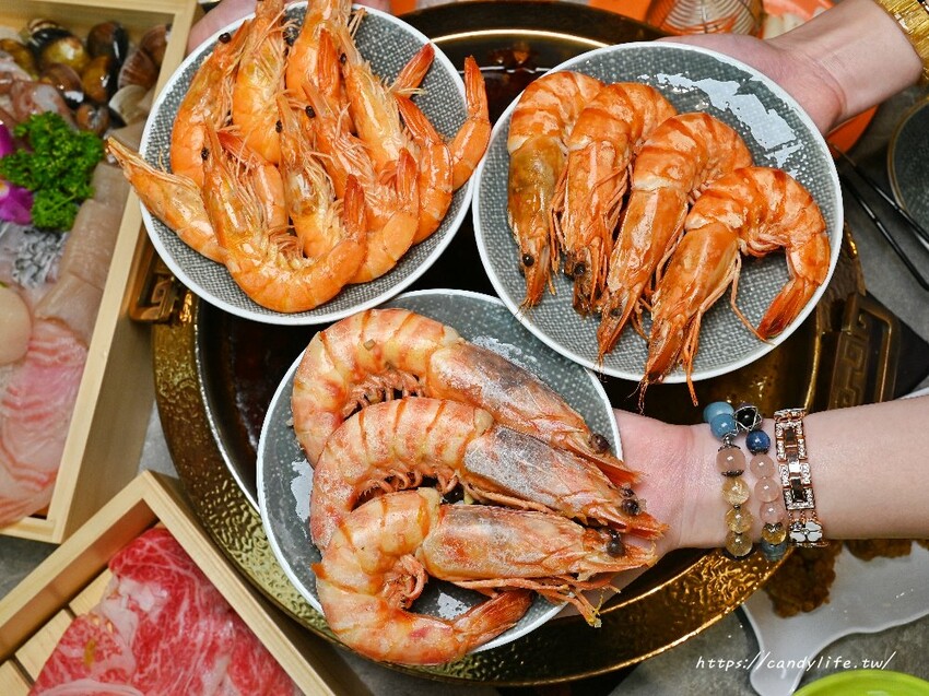 韋爐復刻食鍋|台中厲害火鍋強勢回歸,地點超隱密竟然開在這!超大阿嬤古早味炒鍋當鍋子,建議不要一個人來,開幕期間再加贈肉量!