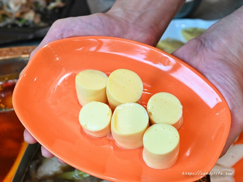 韋爐復刻食鍋|台中厲害火鍋強勢回歸,地點超隱密竟然開在這!超大阿嬤古早味炒鍋當鍋子,建議不要一個人來,開幕期間再加贈肉量!