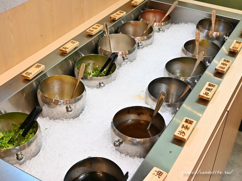 韋爐復刻食鍋|台中厲害火鍋強勢回歸,地點超隱密竟然開在這!超大阿嬤古早味炒鍋當鍋子,建議不要一個人來,開幕期間再加贈肉量!