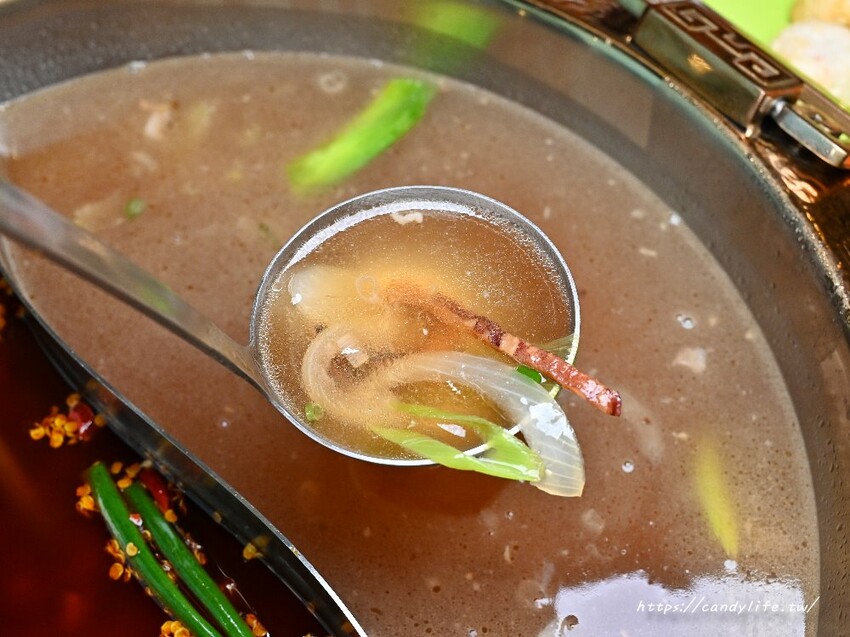 韋爐復刻食鍋|台中厲害火鍋強勢回歸,地點超隱密竟然開在這!超大阿嬤古早味炒鍋當鍋子,建議不要一個人來,開幕期間再加贈肉量!