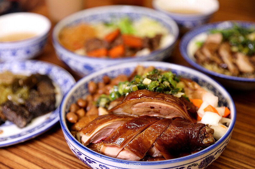 銷魂港式油雞焦糖鹹香神好吃！藥膳雞湯免費喝到飽 ＣＰ值超高｜豐雞號（捷運台北101/世貿站）