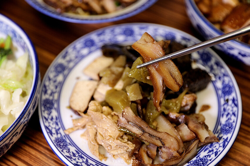 銷魂港式油雞焦糖鹹香神好吃！藥膳雞湯免費喝到飽 ＣＰ值超高｜豐雞號（捷運台北101/世貿站）