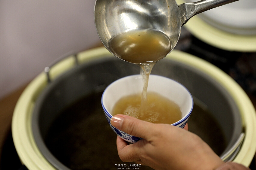 銷魂港式油雞焦糖鹹香神好吃！藥膳雞湯免費喝到飽 ＣＰ值超高｜豐雞號（捷運台北101/世貿站）