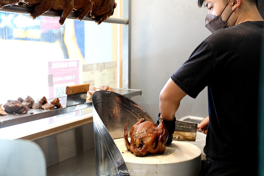 銷魂港式油雞焦糖鹹香神好吃！藥膳雞湯免費喝到飽 ＣＰ值超高｜豐雞號（捷運台北101/世貿站）